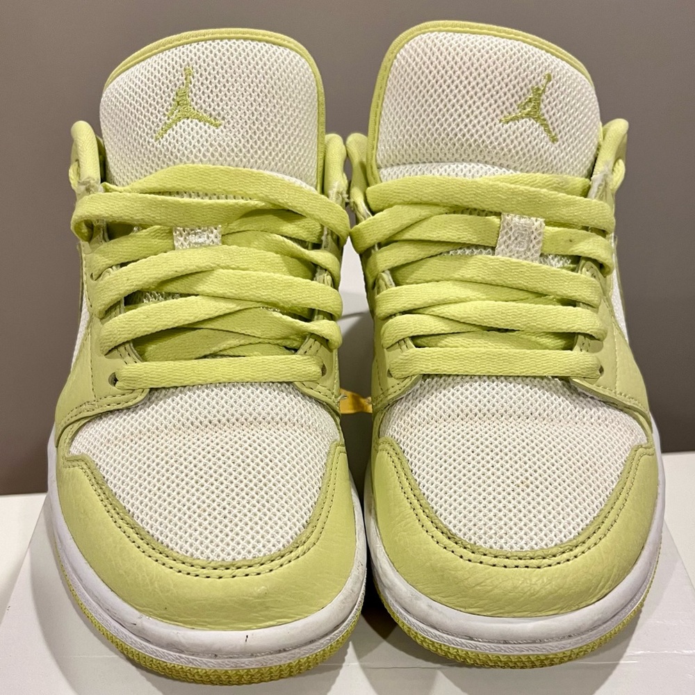 Women’s Air Jordan 1 Low Limelight Size 7